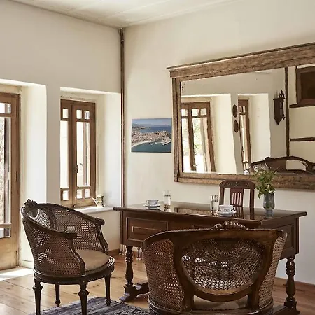 Anassa Estate Cultural Heritage * העיירה רתימנו